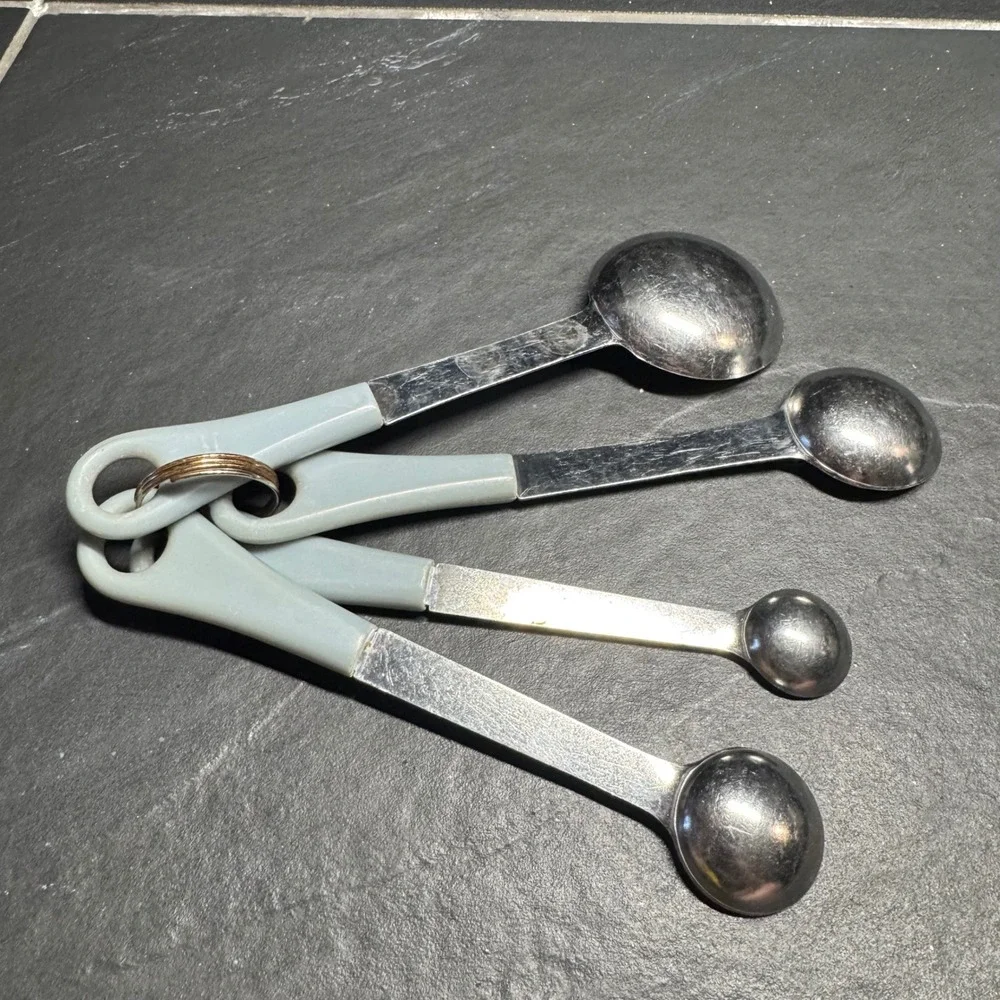 Vintage Stainless Steel Measuring Spoons Set 4pc Blue Plastic Handles Taiwan